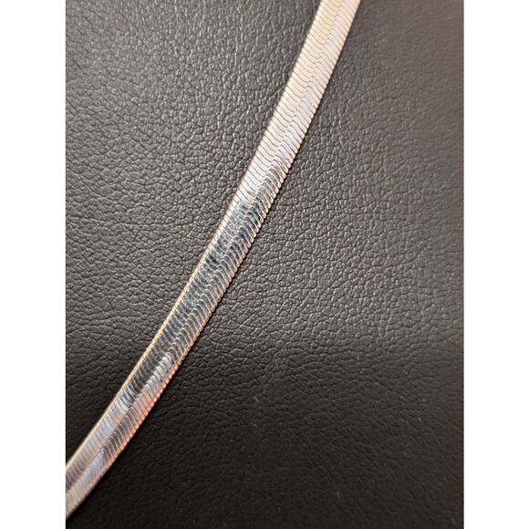 925 Sterling Silver High Shine 1/8" Wide Herringbone Chain 20.5" Necklace - Picture 5 of 7
